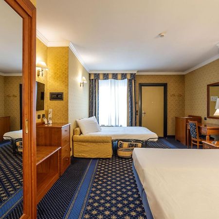 Hotel Ovest Piacenza Esterno foto
