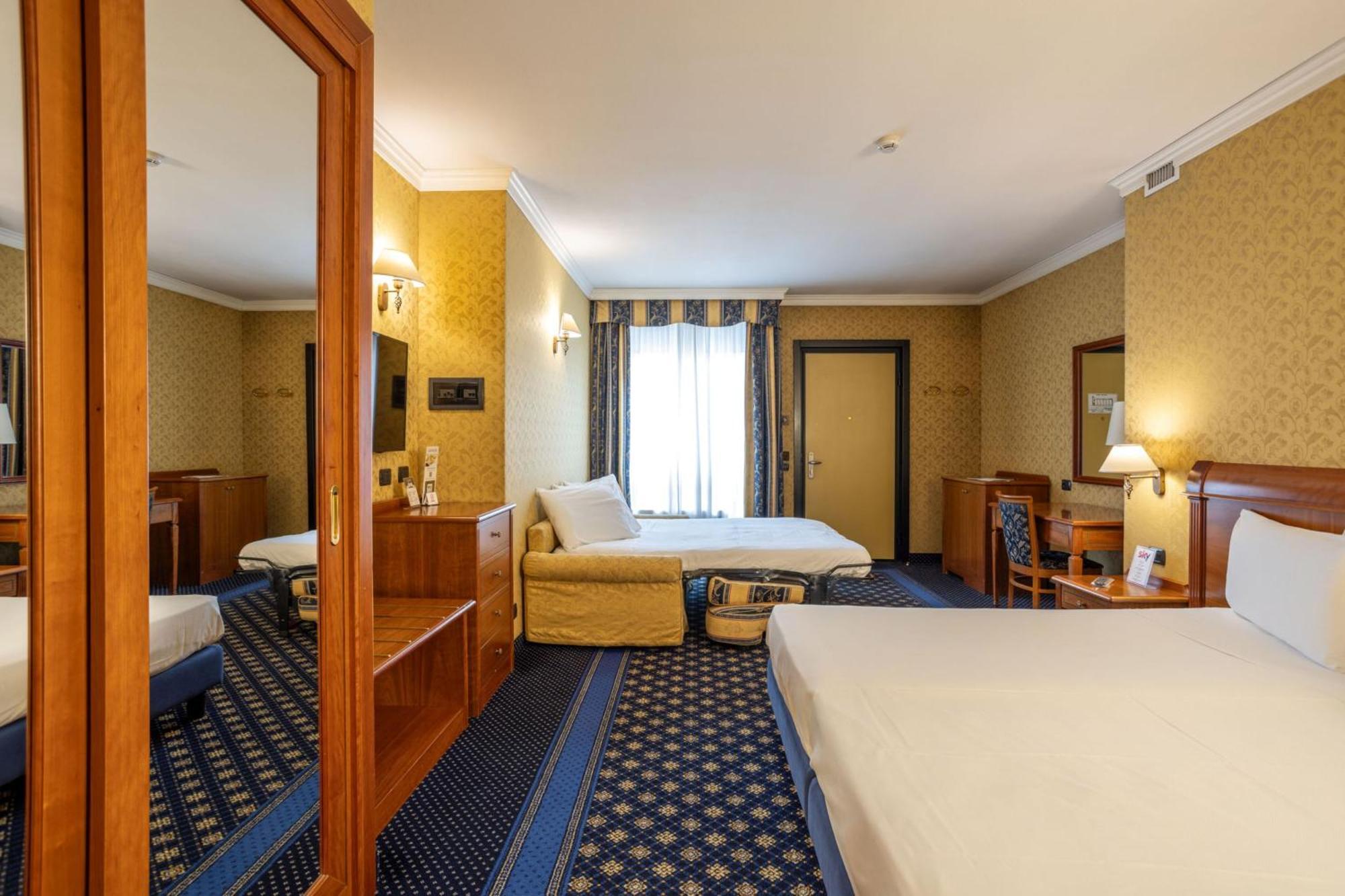 Hotel Ovest Piacenza Esterno foto