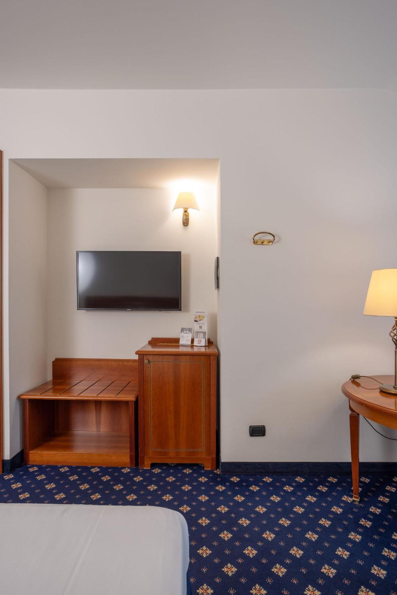 Hotel Ovest Piacenza Esterno foto