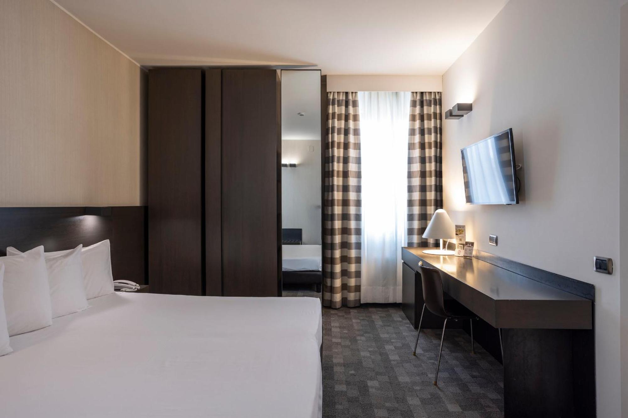 Hotel Ovest Piacenza Esterno foto