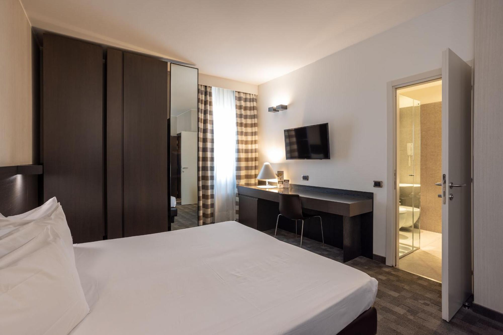 Hotel Ovest Piacenza Esterno foto