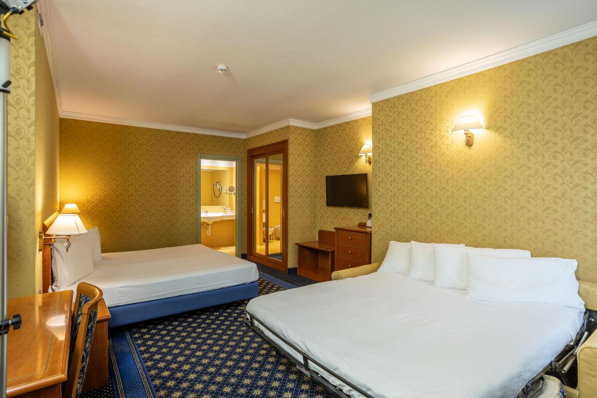 Hotel Ovest Piacenza Esterno foto