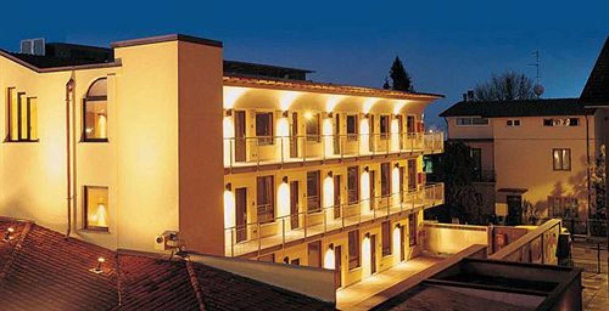 Hotel Ovest Piacenza Esterno foto