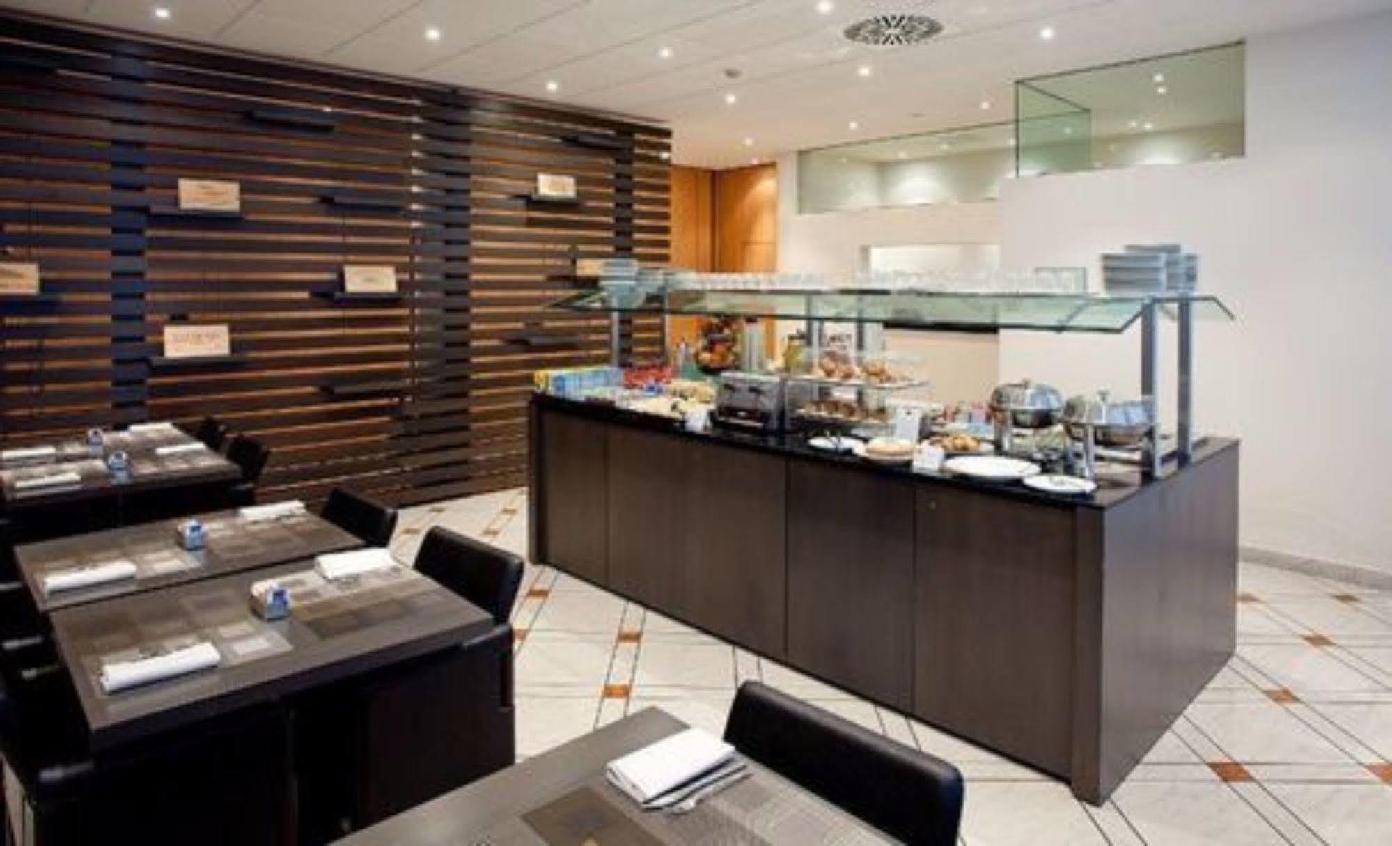 Hotel Ovest Piacenza Esterno foto